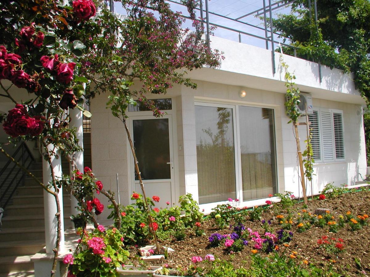 Apartament Nada 1 *